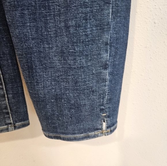 NYDJ lift tuck technology jeans - Picture 4 of 9